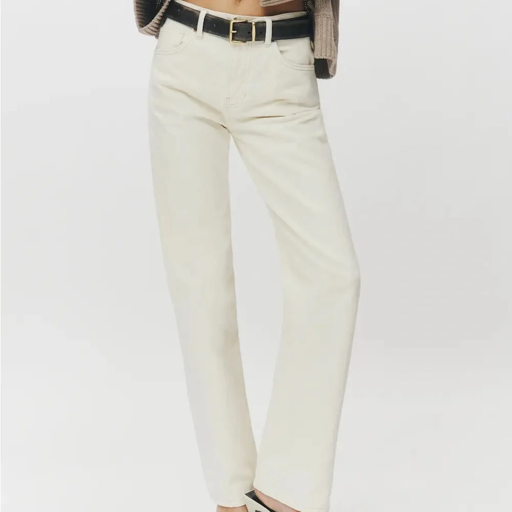 Reformation Val 90s Mid Rise Straight Jeans Ivory - Size 29 - Picture 3 of 6